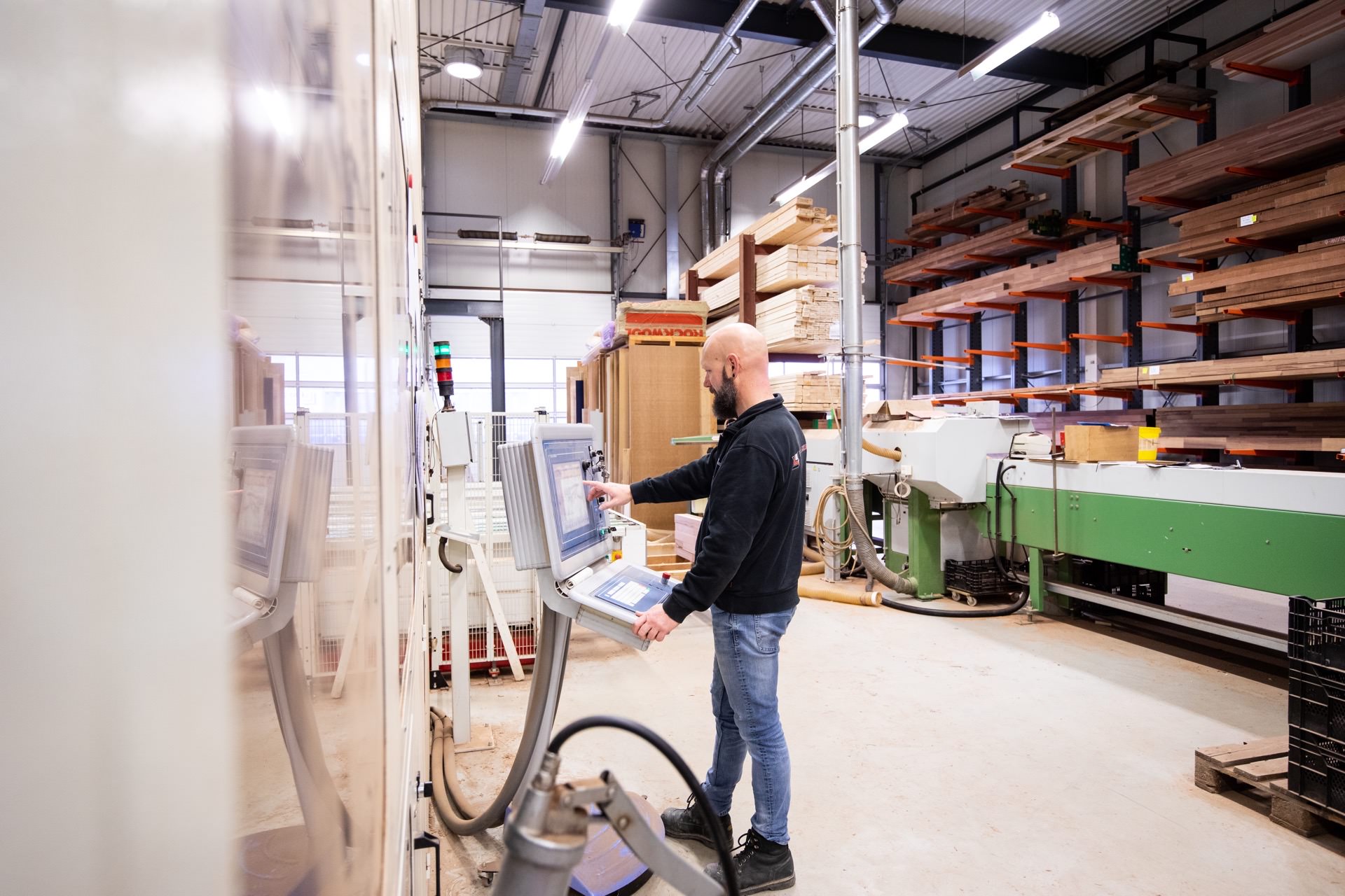 Van Schaik Kozijnen fabriekshal